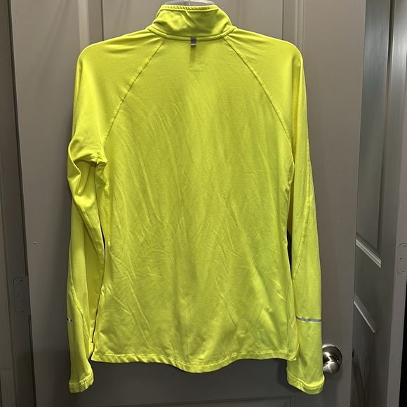Nike Size M Lightweight Running Jacket EUC - Picture 2 of 8